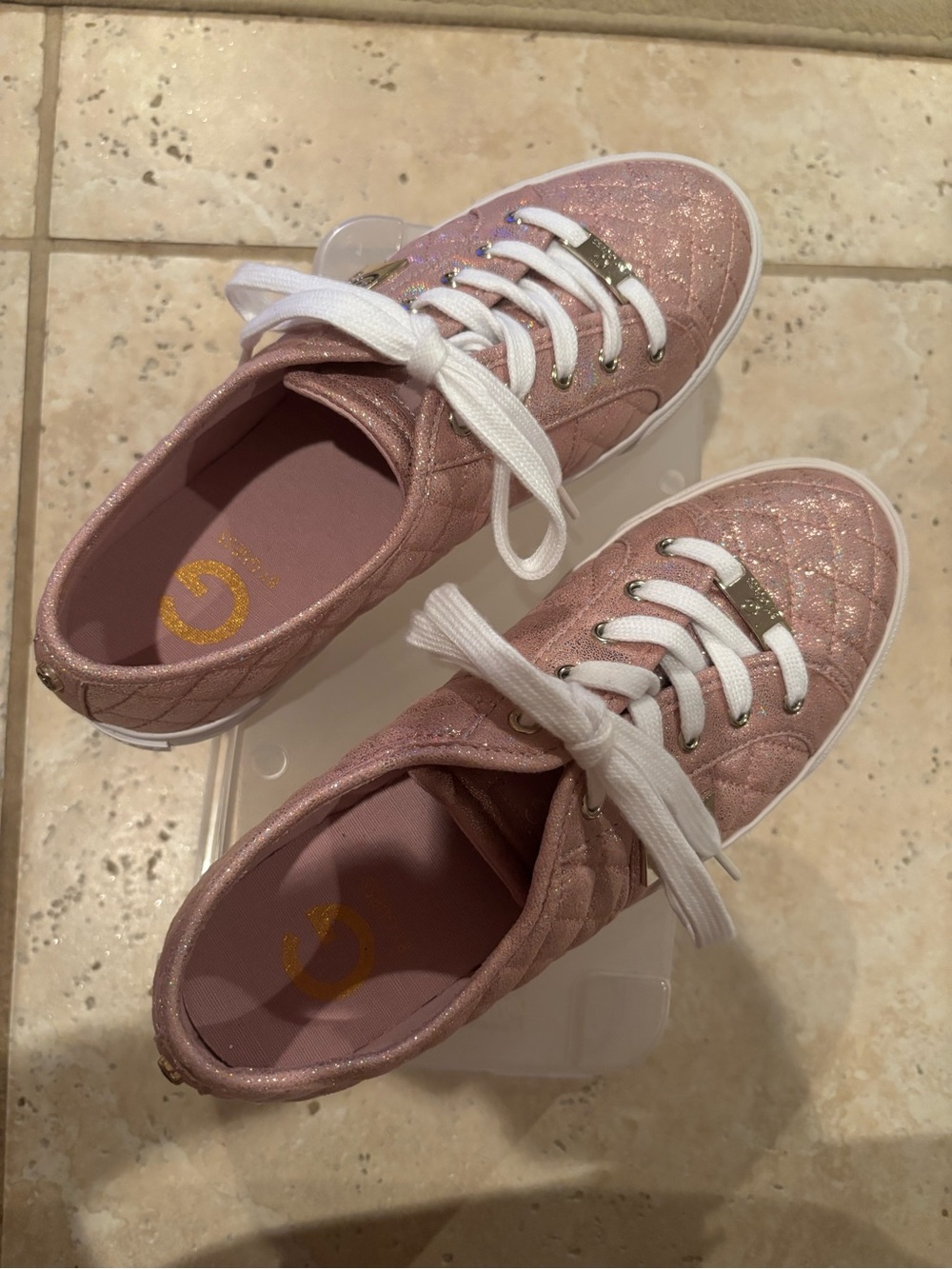 G by GUESS Women’s 9.5 Backer 2 Pink Glitter Quilted Lace Up Sneakers